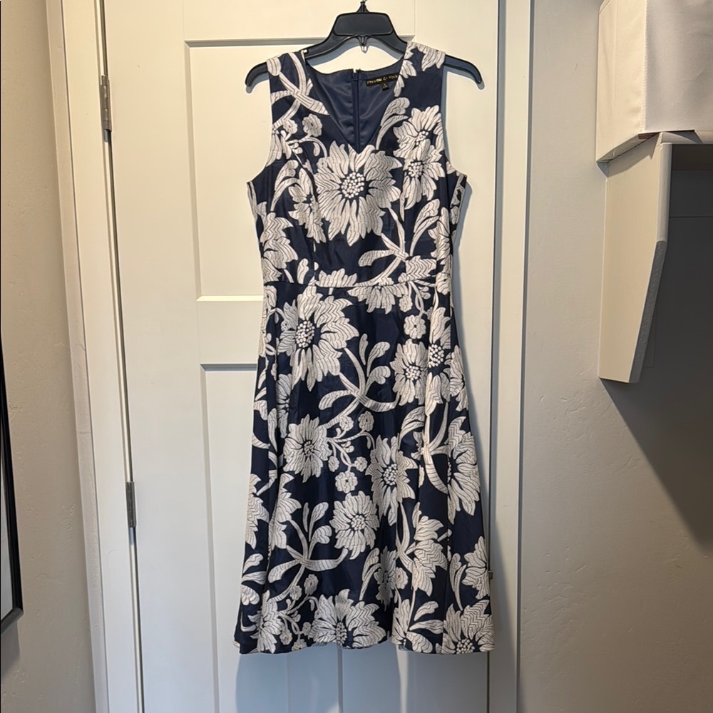 Floral Sleeveless Dress - Blue and White
